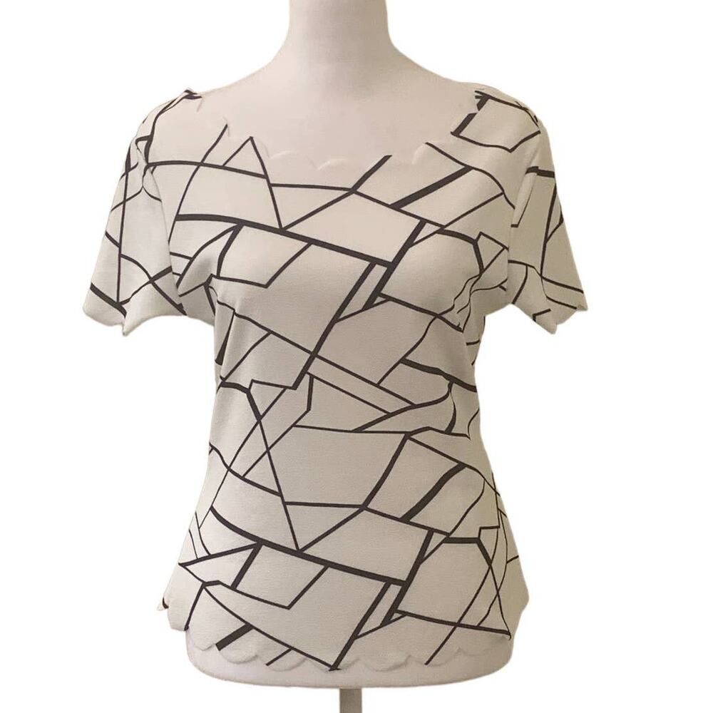 SHEIN Women's Black and White Scalloped Edged Short Sleeve Blouse, Size Large